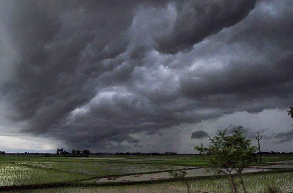 Jharkhand Weather : तूफान का कल से दिखेगा असर, इन जिलों में होगी बहुत भारी बारिश