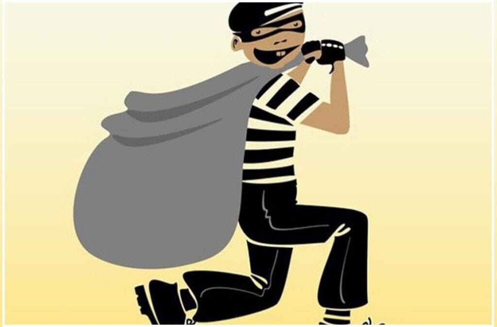 चोरों का ये वीडियो जमकर हो रहा वायरल, जानें वजह, देखें यहां