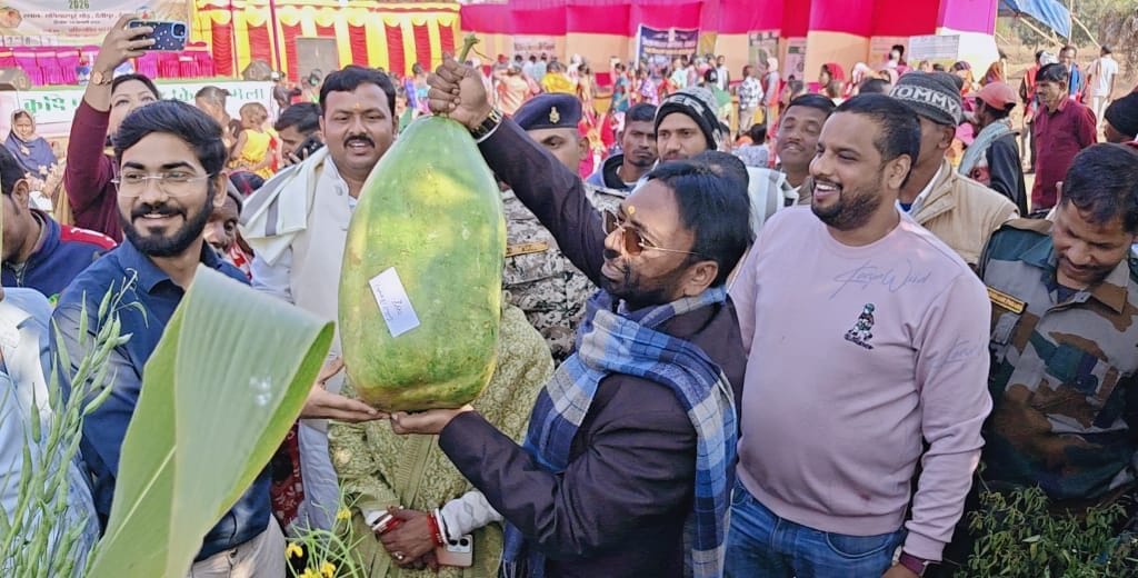 देवीपुर में किसान मेला–सह कृषि प्रदर्शनी का आयोजन