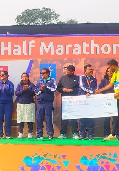 सेल बोकारो हाफ मैराथन में बीएयू के डॉ. अबसार अहमद को मिला तीसरा स्थान