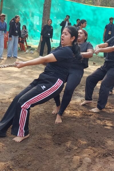 मैनेजमेंट वारियर्स और डोमिनेटर ने जीता रस्सा कसी का मुकाबला