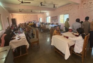 सीसीएल जन आरोग्य केन्द्र ने स्वास्थ्य जांच शिविर लगाया