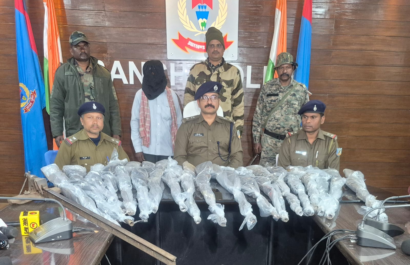 झारखंड की राजधानी में अवैध हथियार बनाने और बेचने का भंडाफोड़