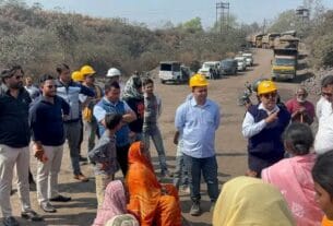 ग्रामीणों ने ओबी डंप की ट्रांसर्पोटिंग को कर दिया ठप