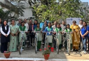 रोटरी क्‍लब ने छोटानागपुर गर्ल्स स्कूल की छात्राओं को दी साइकिल