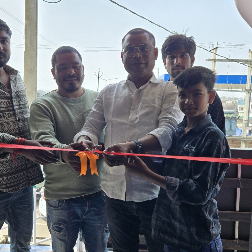 गागी मोड़ के समीप खुला फैंसी मेन्स पार्लर