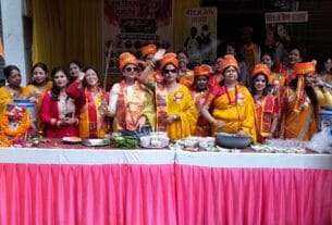 भारी बारिश के बीच लोहरदगा में निकली रामनवमी की भव्य शोभायात्रा