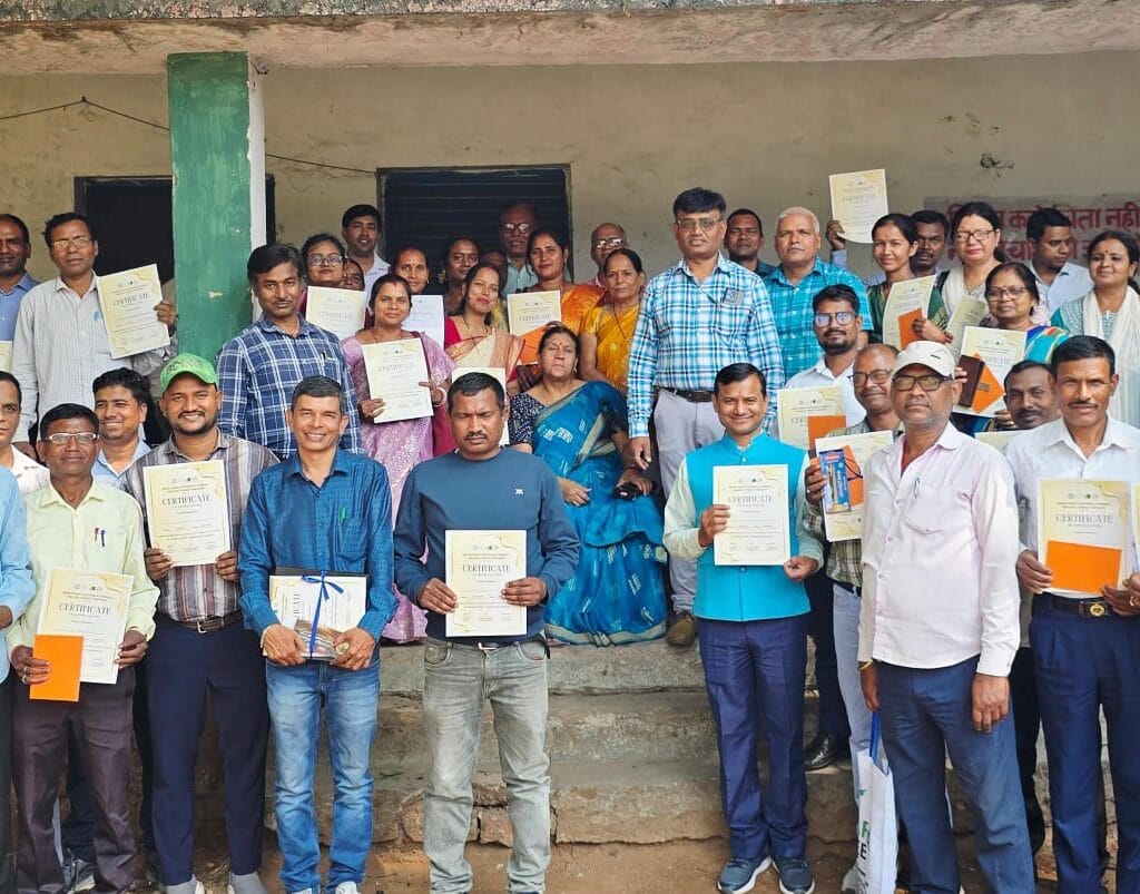 Jharkhand: रामगढ़ में शिक्षा को नई दिशा देने वाले ये 25 शिक्षक सम्मानित