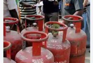 घरेलू और कमर्शियल गैस के बढ़े दाम, यहां चेक करें अपने शहर में कीमत