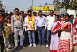 वार्ड पार्षद अजय उरांव की जीत पर निकला विजय जुलूस