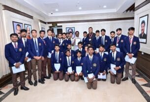 मुख्‍यमंत्री से मिले नेतरहाट आवासीय विद्यालय के विद्यार्थी