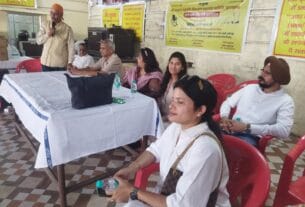 दिव्यांगों के बीच निःशुल्क कृत्रिम अंग और सहायक उपकरणों का वितरण