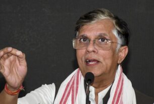 कांग्रेस नेता पवन खेड़ा की बढ़ी मुश्किल, सुप्रीम कोर्ट से लगा झटका