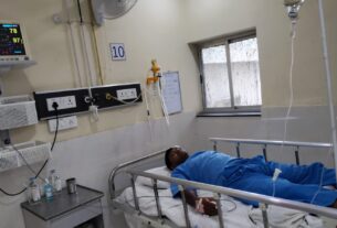 जनगणना कार्य करते हुए चक्कर खाकर गिरे सहायक आचार्य, आईसीयू में भर्ती