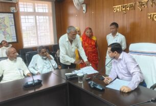 निर्देश के बाद भी अंचल कार्यालय नहीं कर रहा दाखिल खारिज