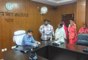 जनसुनवाई में पहुंचा कूप निर्माण योजना में अनियमितता का मामला