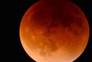 आंशिक चंद्रग्रहण 27-28 अगस्त को, जानें भारत में दिखेगा या नहीं