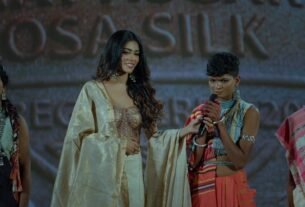 हथियार उठाने वाली महिलाएं अब रैंप पर बिखेर रहीं जलवा, देखें वीडियो