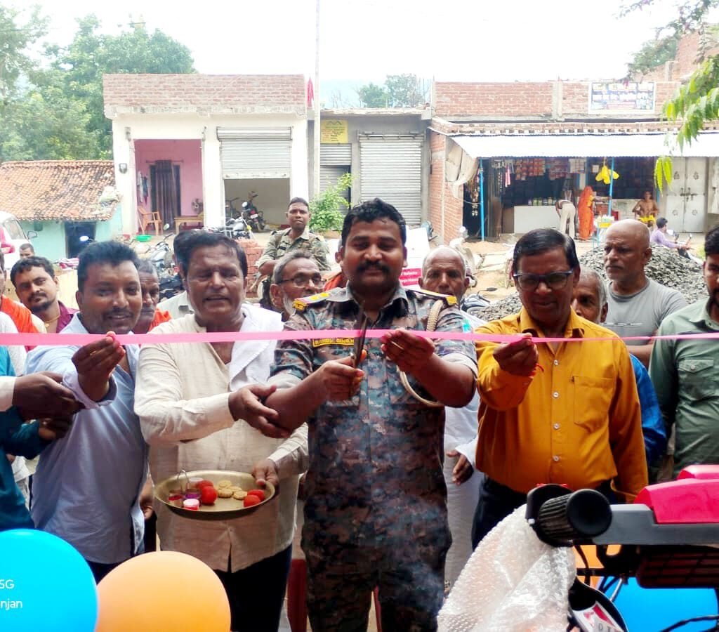 बिशुनपुरा में आधुनिक खेती की नई उड़ान, पावर वीडर शोरूम का भव्य शुभारंभ