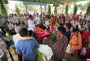 भाजपा नेता कमलेश राम ने सुकुरहुट्टू में लगाया जन चौपाल