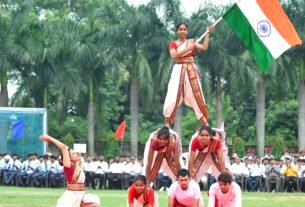 एसबीयू में देशभक्ति और सांस्कृतिक विविधता के साथ मनाया गया स्वतंत्रता दिवस
