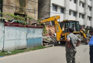 अतिक्रमण के विरुद्ध रांची नगर निगम की कार्रवाई जारी