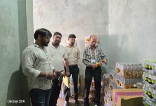 छापेमारी में भ्रामक लेबल वाले एनर्जी ड्रिंक से लेकर फफूंद लगे रसगुल्ले मिले