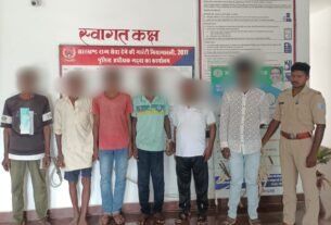 गढ़वा के चार थाना क्षेत्रों में विशेष छापेमारी, 11 अभियुक्त गिरफ्तार