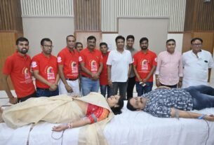 रक्तदान कर्तव्यम् के अंतर्गत लगा ब्लड डोनेशन कैम्प